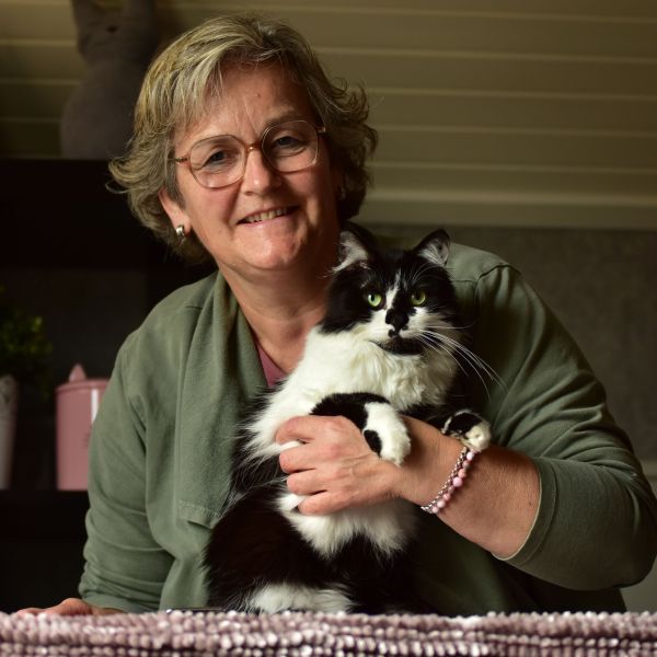 Kattenoppas Jeanne uit Langenboom