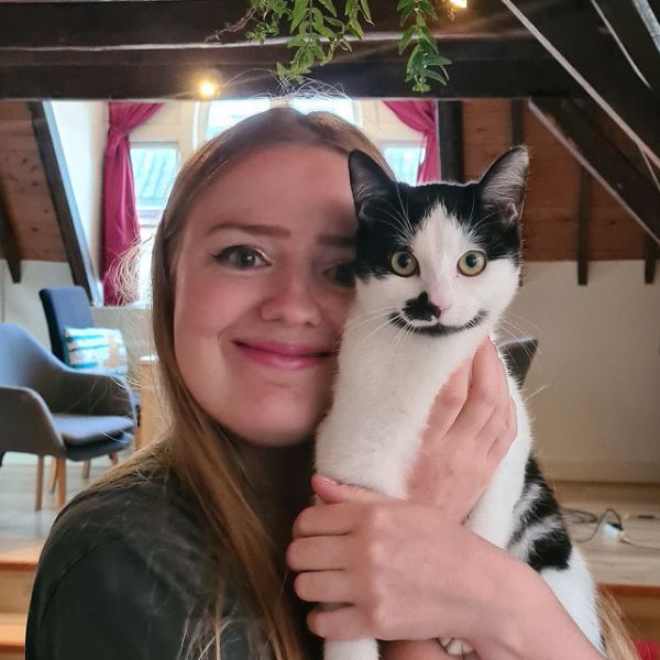 Huisdierenoppas Anne uit Den Haag