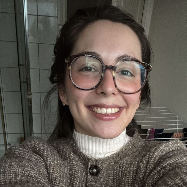 Huisdierenoppas Demi uit Den Haag