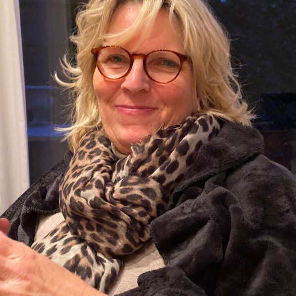 Huisdierenoppas Anja uit Benthuizen