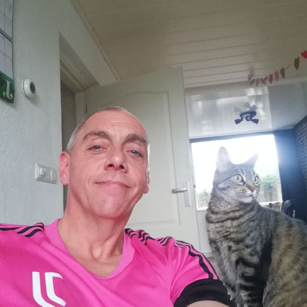 Amadeo uit Ridderkerk zoekt een Kattenoppas