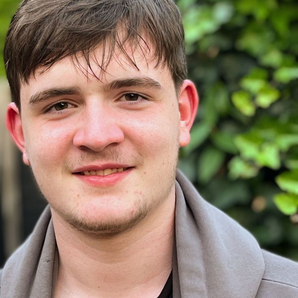Huisdierenoppas Niels uit Lienden